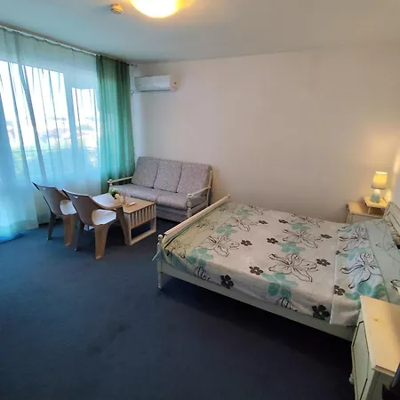 Cozy With Free Parking * Святі Костянтин і Олена